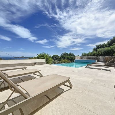 VILLA & PISCINE CARA